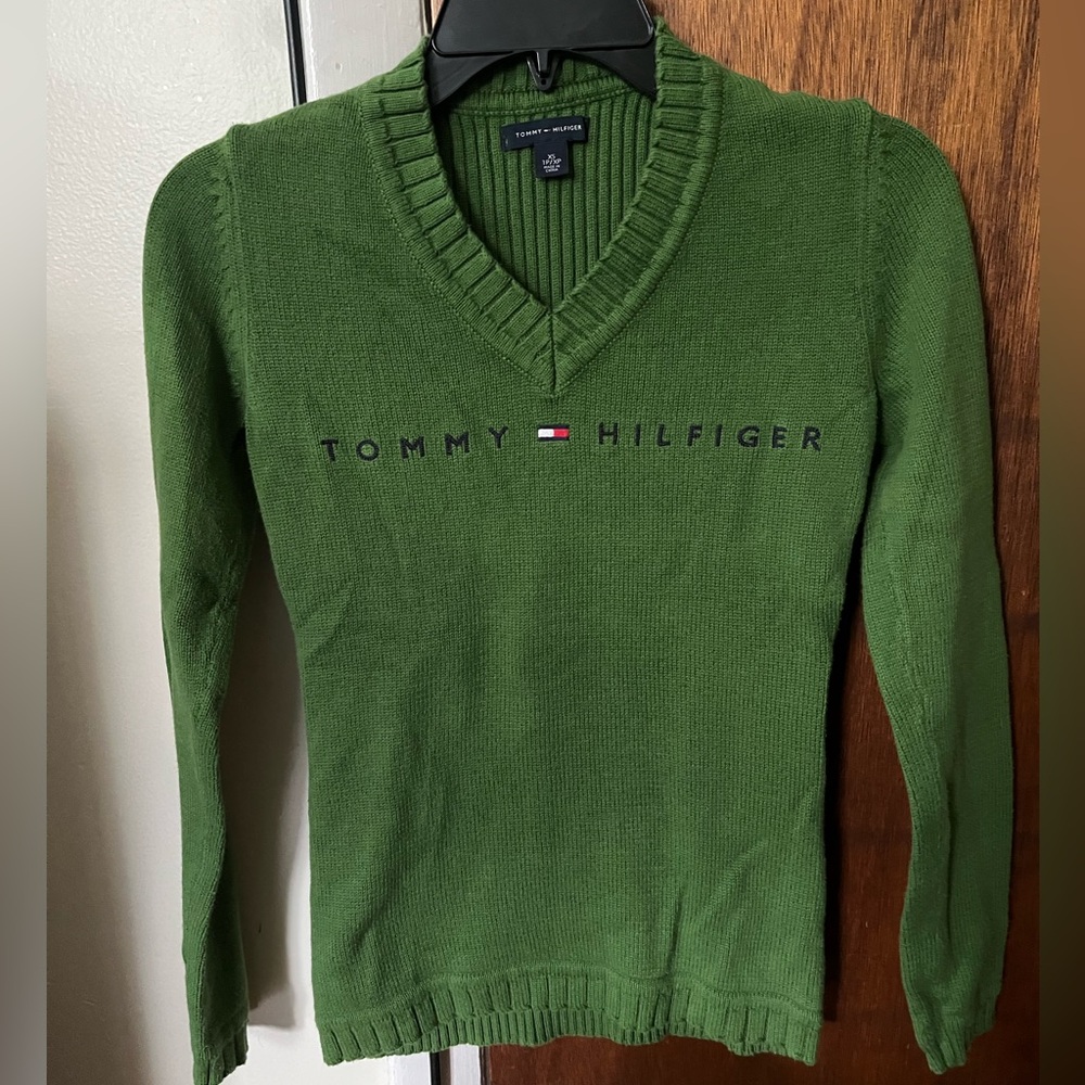 V neck sweater